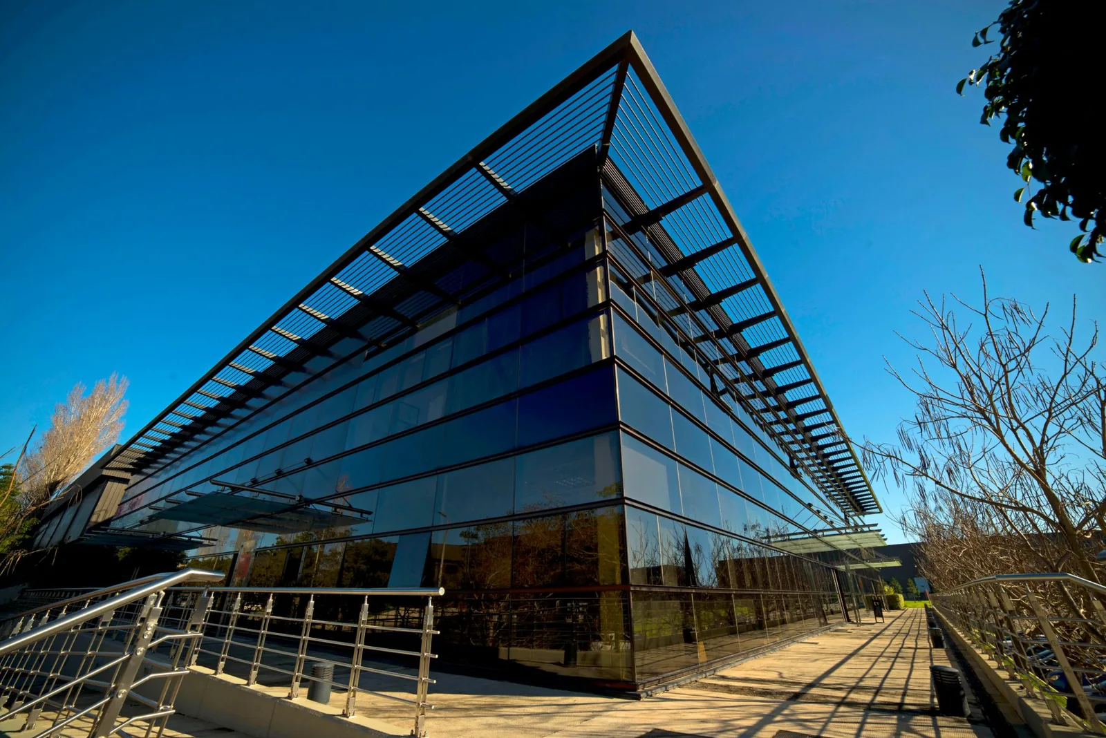 Edificio Quantum en Zonamerica, sede de la oficina de INGLOBAL en la zona franca